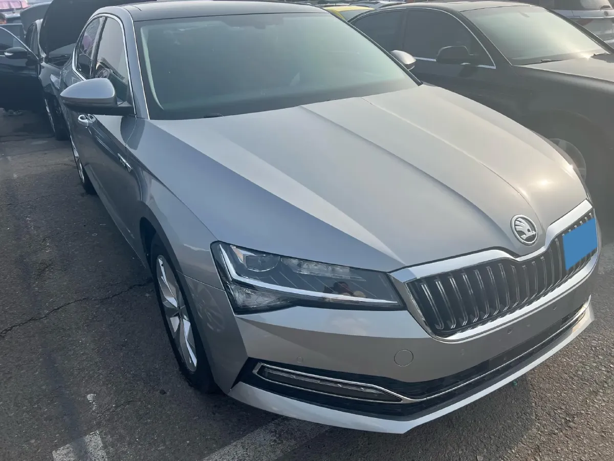 2019 Skoda Superb 2.0T 186HP L4 7DCT,autocango,china used car exporter,china ev exporter,chinese used car exporter,chinese used ev exporter