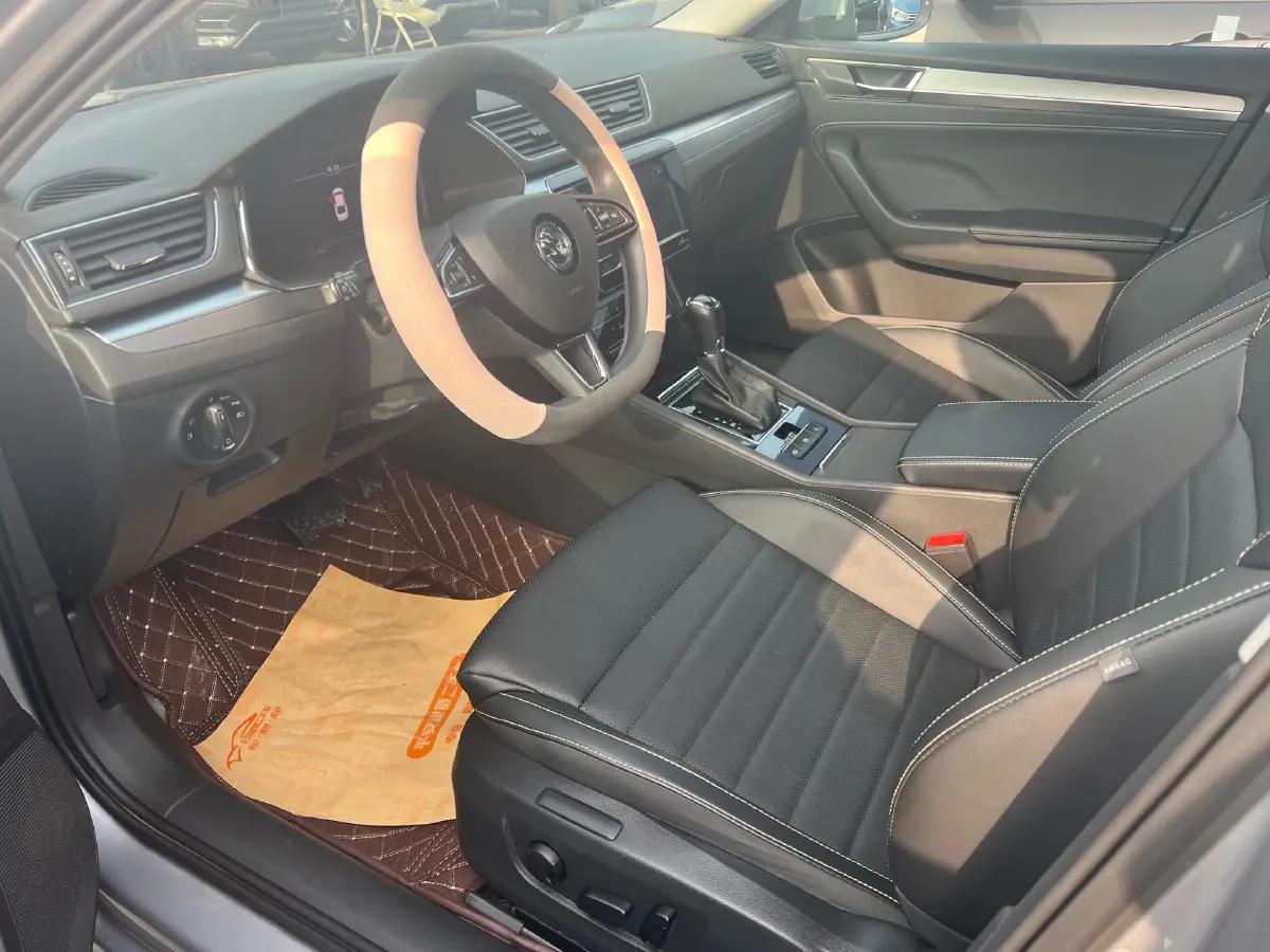 2019 Skoda Superb 2.0T 186HP L4 7DCT,autocango,china used car exporter,china ev exporter,chinese used car exporter,chinese used ev exporter