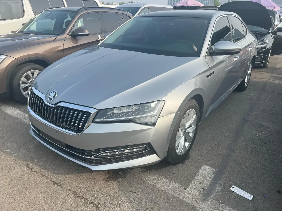 2019 Skoda Superb 2.0T 186HP L4 7DCT,autocango,china used car exporter,china ev exporter,chinese used car exporter,chinese used ev exporter