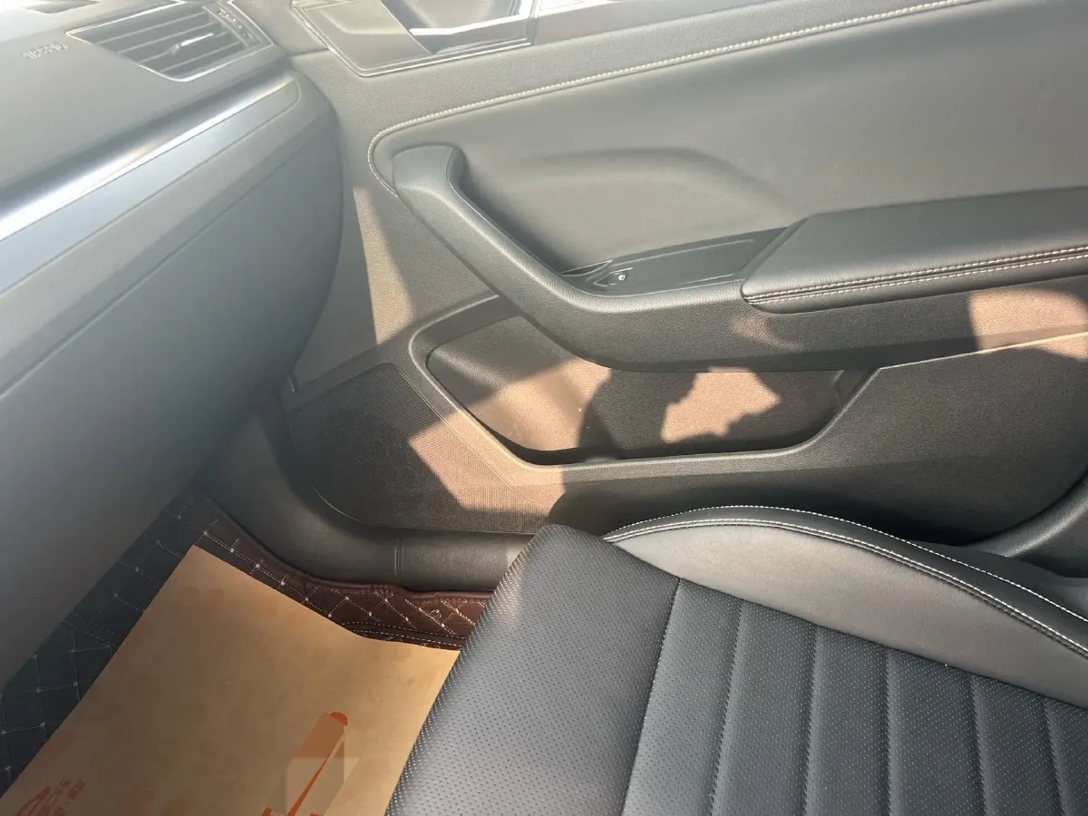 2019 Skoda Superb 2.0T 186HP L4 7DCT,autocango,china used car exporter,china ev exporter,chinese used car exporter,chinese used ev exporter