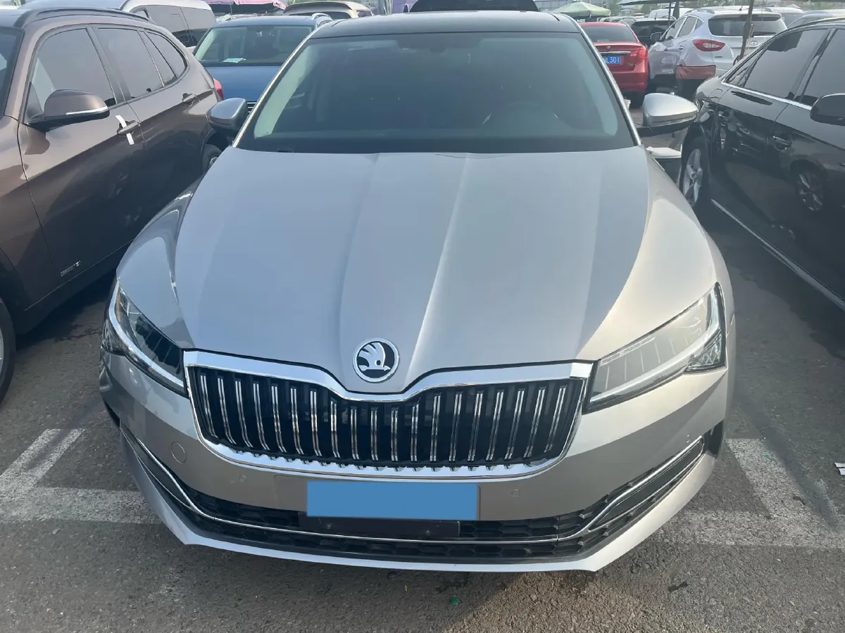 2019 Skoda Superb 2.0T 186HP L4 7DCT,autocango,china used car exporter,china ev exporter,chinese used car exporter,chinese used ev exporter