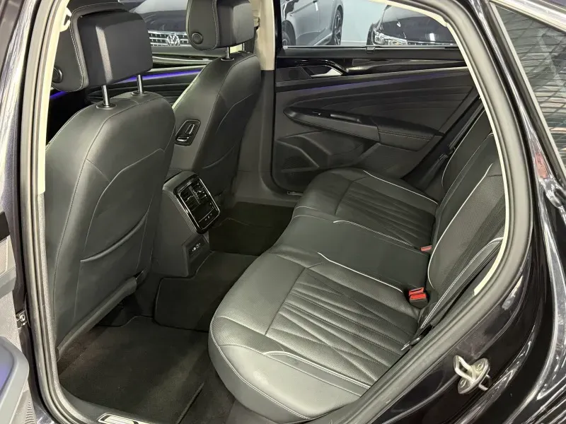 2022 Xpeng P7 BEV 60.2KWH,autocango,china used car exporter,china ev exporter,chinese used car exporter,chinese used ev exporter