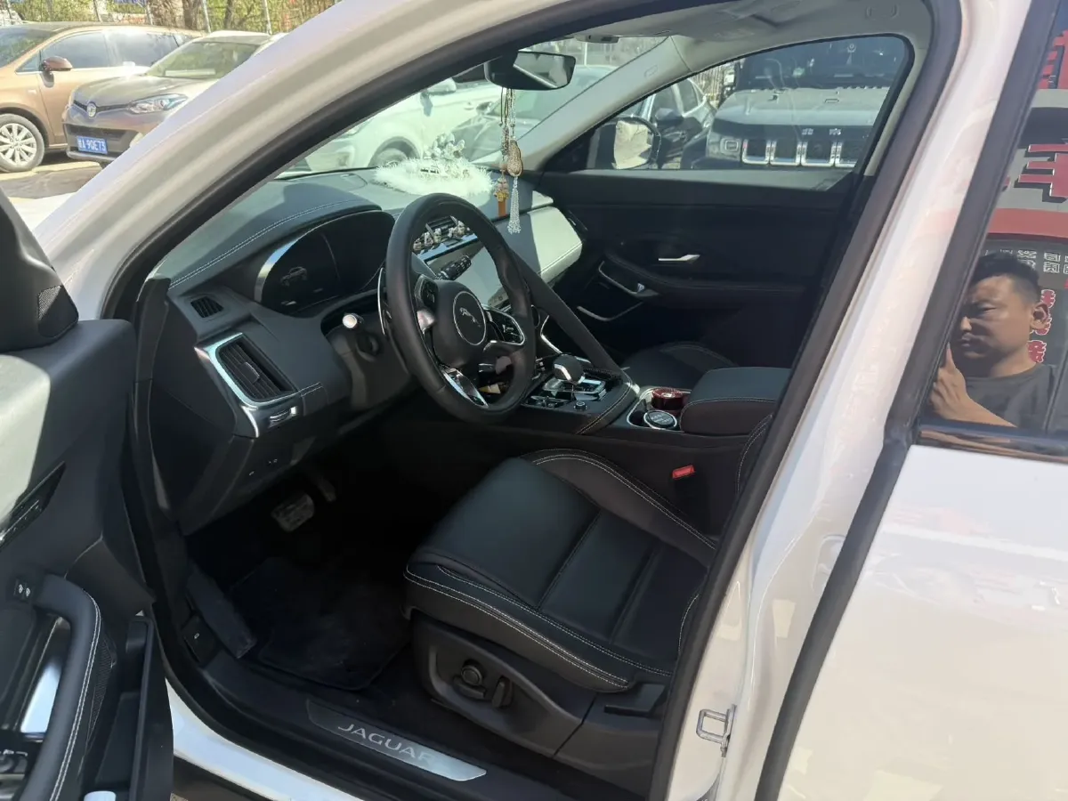 2024 Jaguar E-PACE 2.0T 249HP L4 9AT,autocango,china used car exporter,china ev exporter,chinese used car exporter,chinese used ev exporter