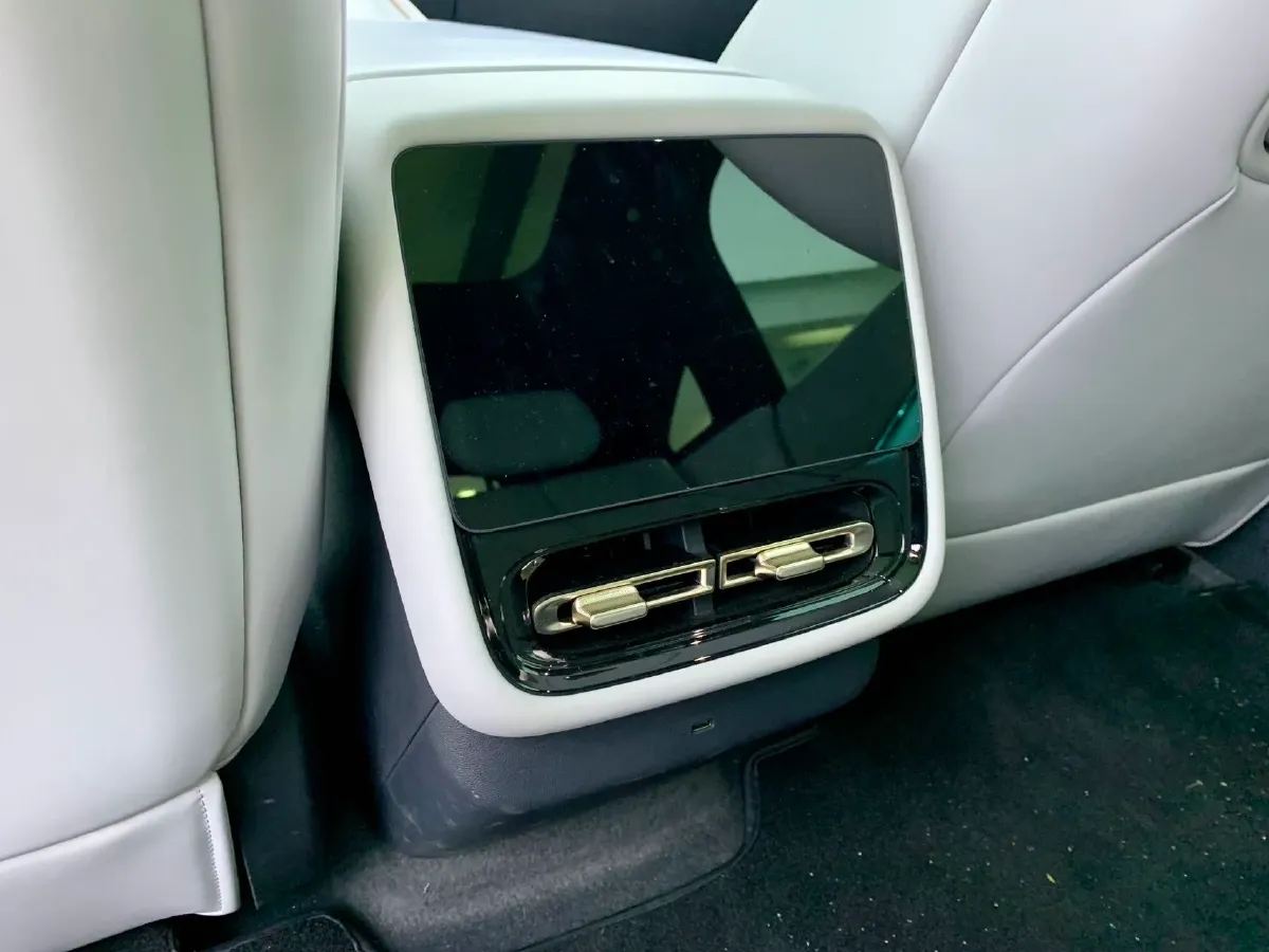 2024 Xpeng P7+ BEV 60.7KWH,autocango,china used car exporter,china ev exporter,chinese used car exporter,chinese used ev exporter