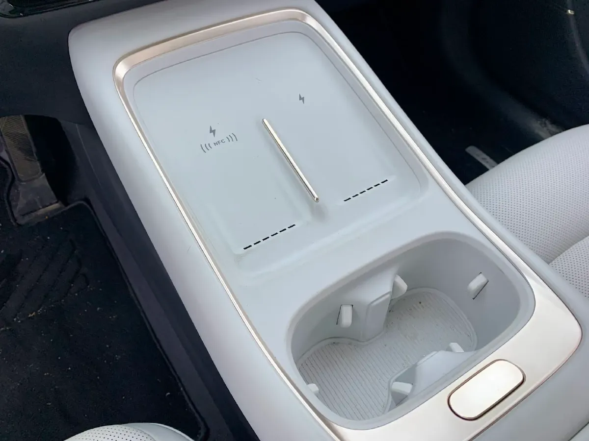 2024 Xpeng P7+ BEV 60.7KWH,autocango,china used car exporter,china ev exporter,chinese used car exporter,chinese used ev exporter