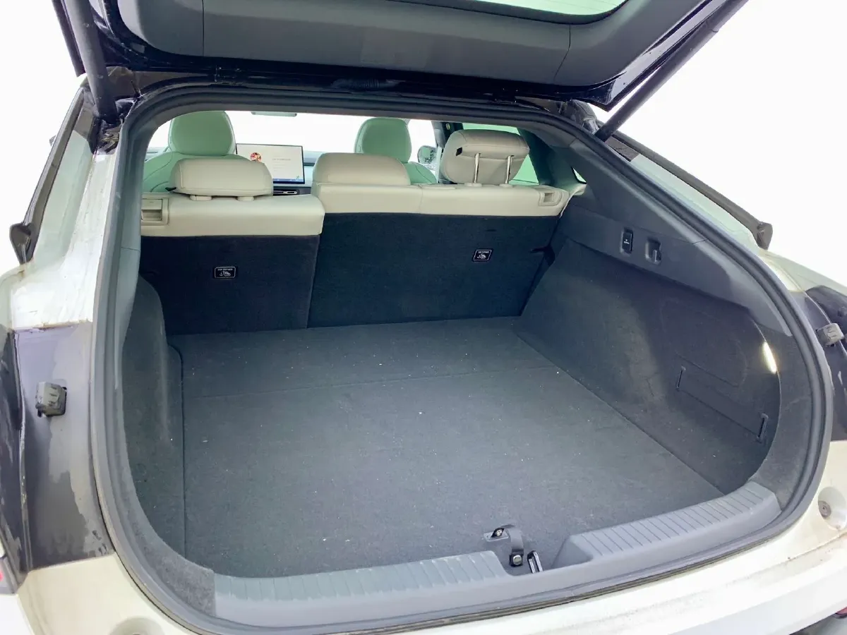 2024 Xpeng P7+ BEV 60.7KWH,autocango,china used car exporter,china ev exporter,chinese used car exporter,chinese used ev exporter