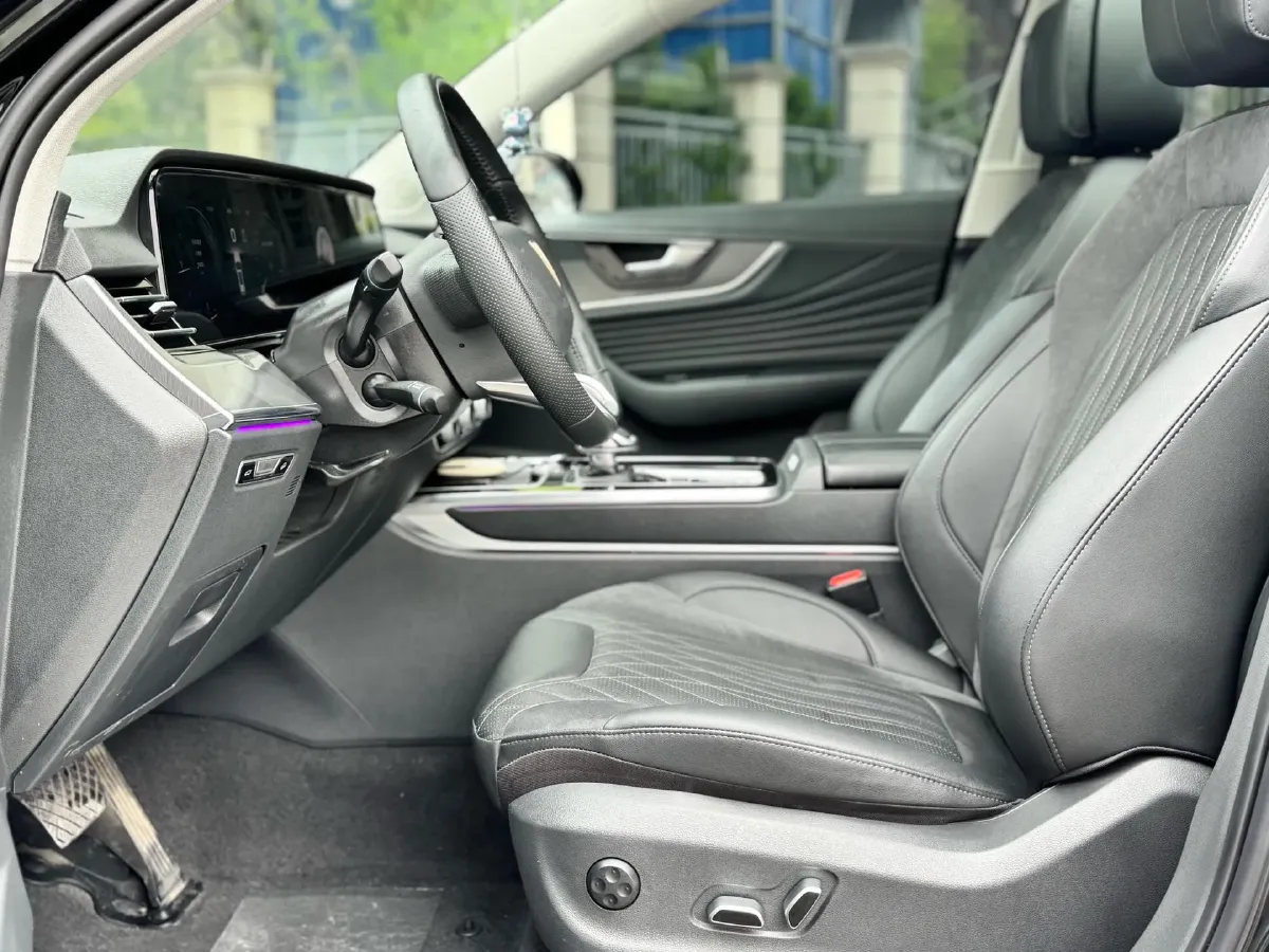 2023 HongQi HS5 2.0T 252HP L4 8AT,autocango,china used car exporter,china ev exporter,chinese used car exporter,chinese used ev exporter