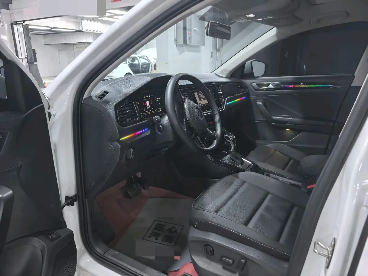 2021 Volkswagen T-Roc 1.4T 150HP L4 7DCT,autocango,china used car exporter,china ev exporter,chinese used car exporter,chinese used ev exporter