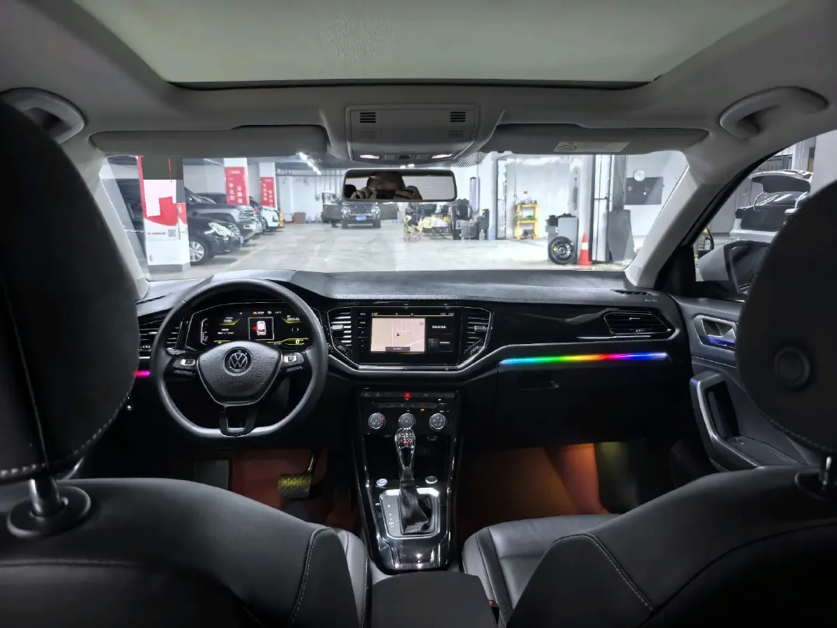 2021 Volkswagen T-Roc 1.4T 150HP L4 7DCT,autocango,china used car exporter,china ev exporter,chinese used car exporter,chinese used ev exporter