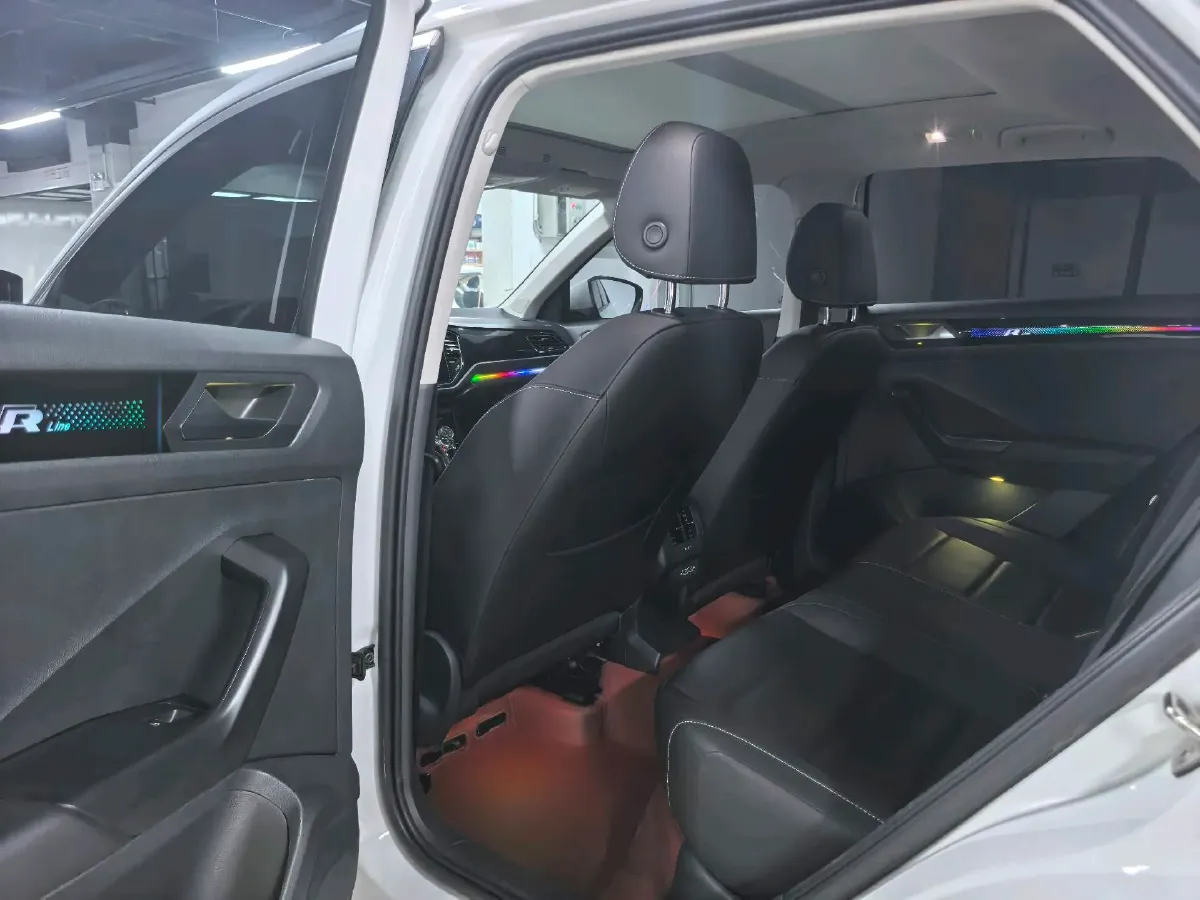 2021 Volkswagen T-Roc 1.4T 150HP L4 7DCT,autocango,china used car exporter,china ev exporter,chinese used car exporter,chinese used ev exporter