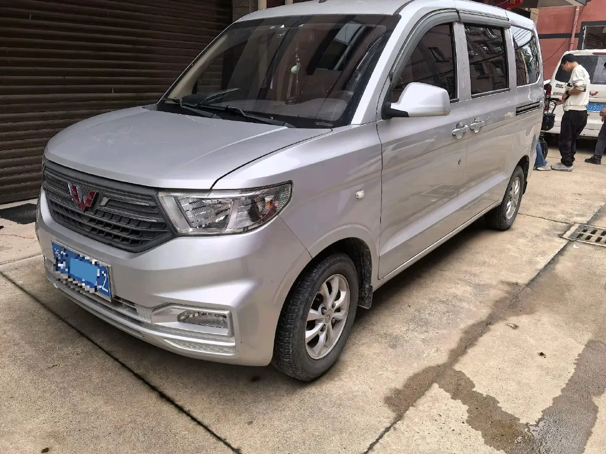 2021 WuLing HongGuang V 1.5L 99HP L4 6MT,autocango,china used car exporter,china ev exporter,chinese used car exporter,chinese used ev exporter