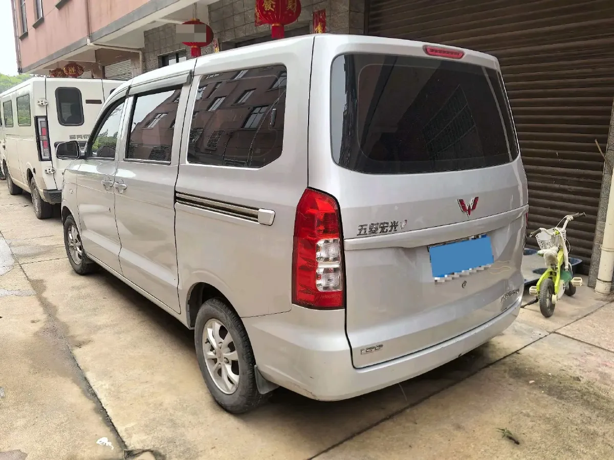 2021 WuLing HongGuang V 1.5L 99HP L4 6MT,autocango,china used car exporter,china ev exporter,chinese used car exporter,chinese used ev exporter