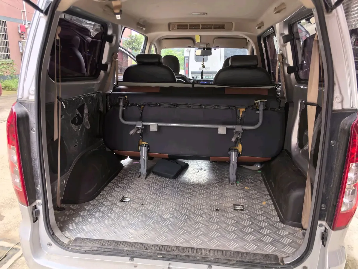 2021 WuLing HongGuang V 1.5L 99HP L4 6MT,autocango,china used car exporter,china ev exporter,chinese used car exporter,chinese used ev exporter