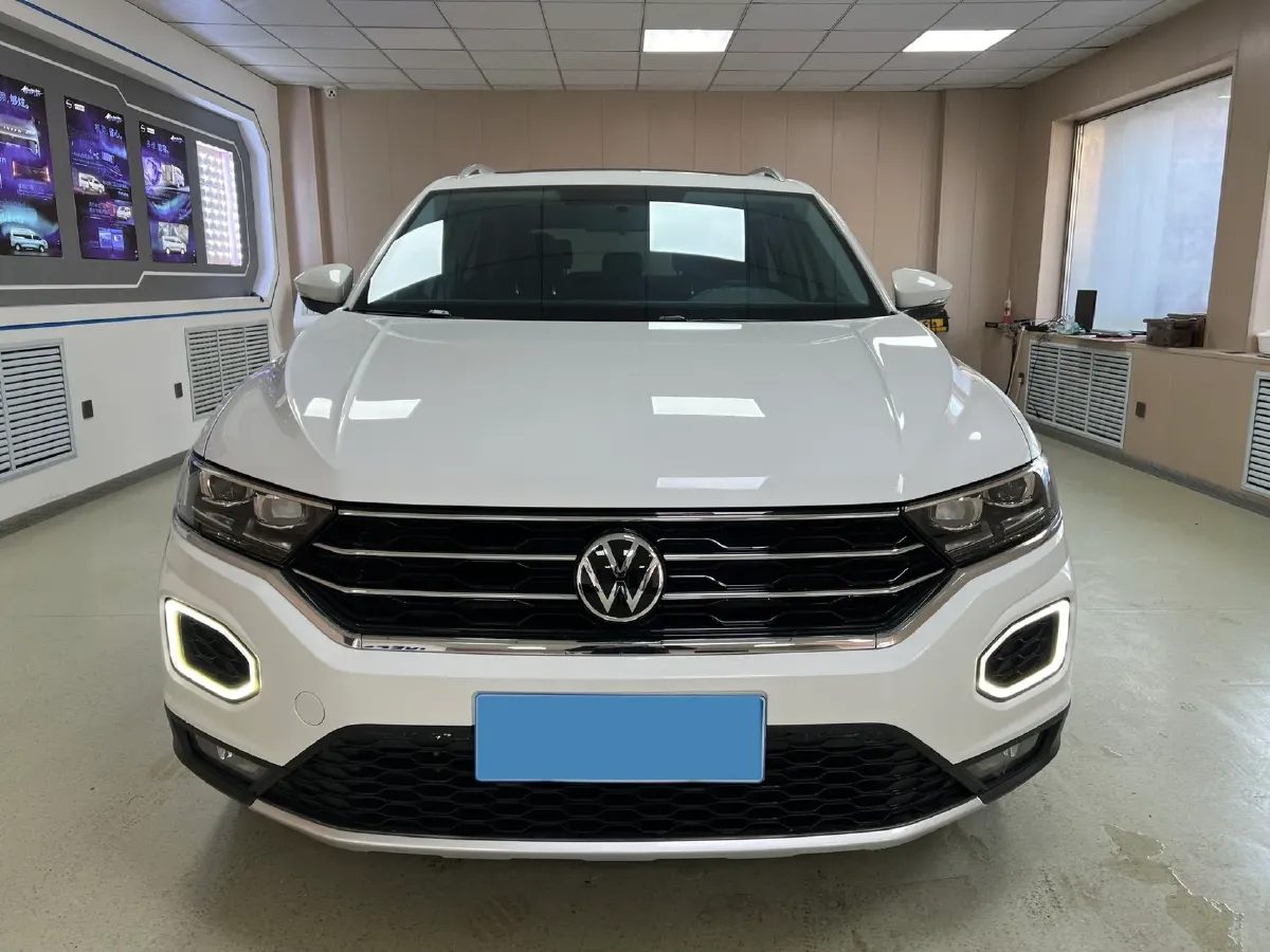 2022 Volkswagen T-Roc 1.4T 150HP L4 7DCT,autocango,china used car exporter,china ev exporter,chinese used car exporter,chinese used ev exporter