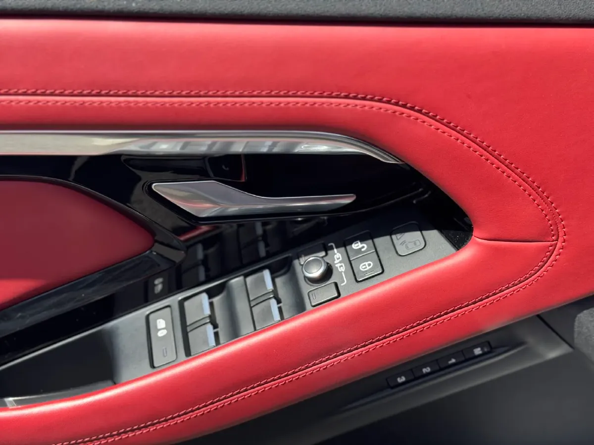 2020 Land Rover Range Rover Evoque 2.0T 249HP L4 9AT,autocango,china used car exporter,china ev exporter,chinese used car exporter,chinese used ev exporter