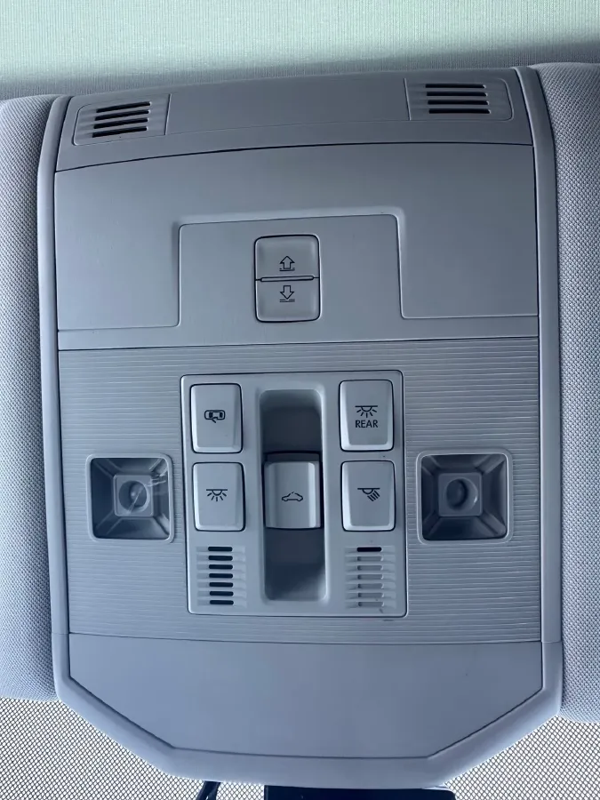 2021 Volkswagen T-Roc 1.4T 150HP L4 7DCT,autocango,china used car exporter,china ev exporter,chinese used car exporter,chinese used ev exporter