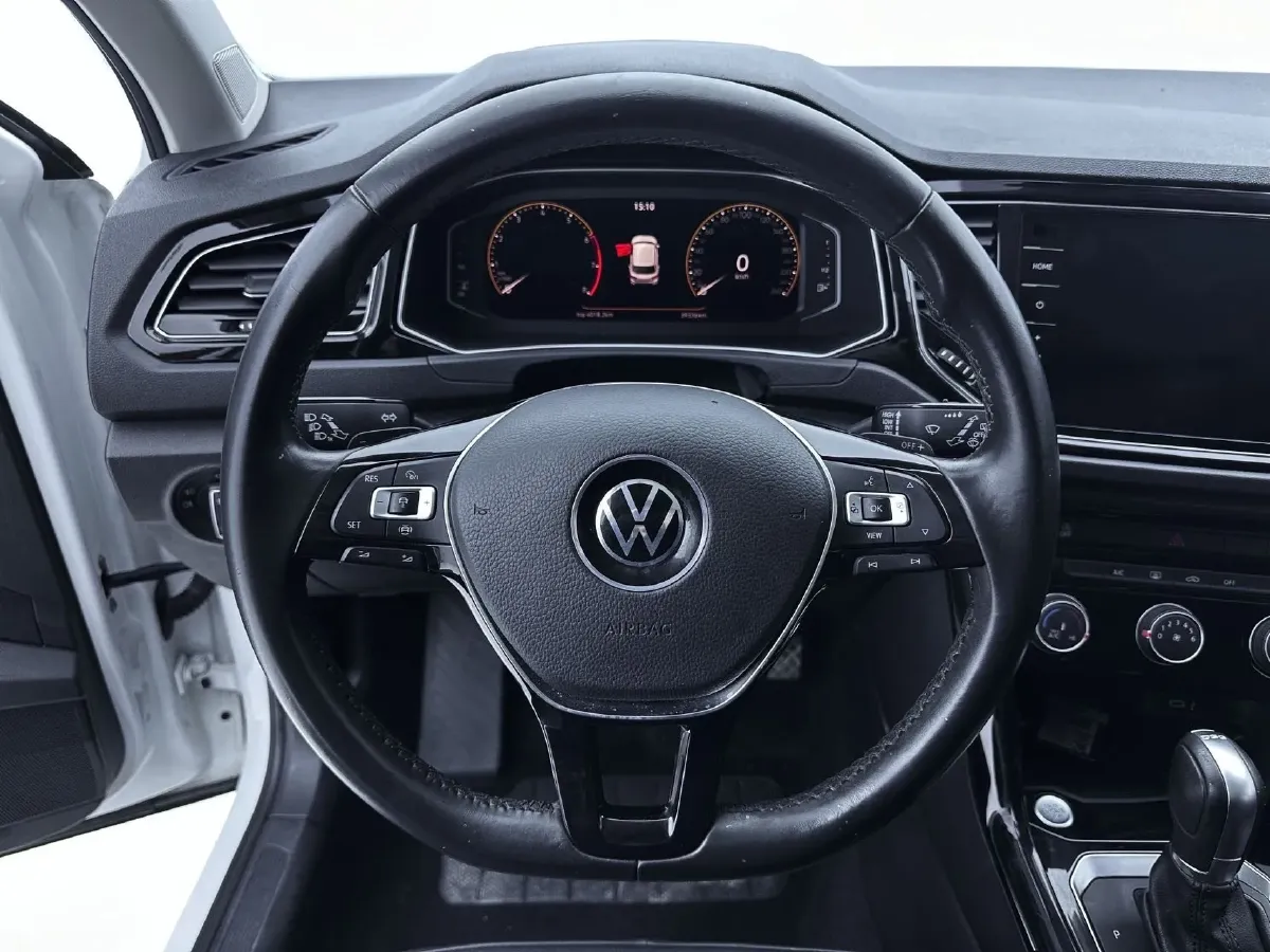 2021 Volkswagen T-Roc 1.4T 150HP L4 7DCT,autocango,china used car exporter,china ev exporter,chinese used car exporter,chinese used ev exporter