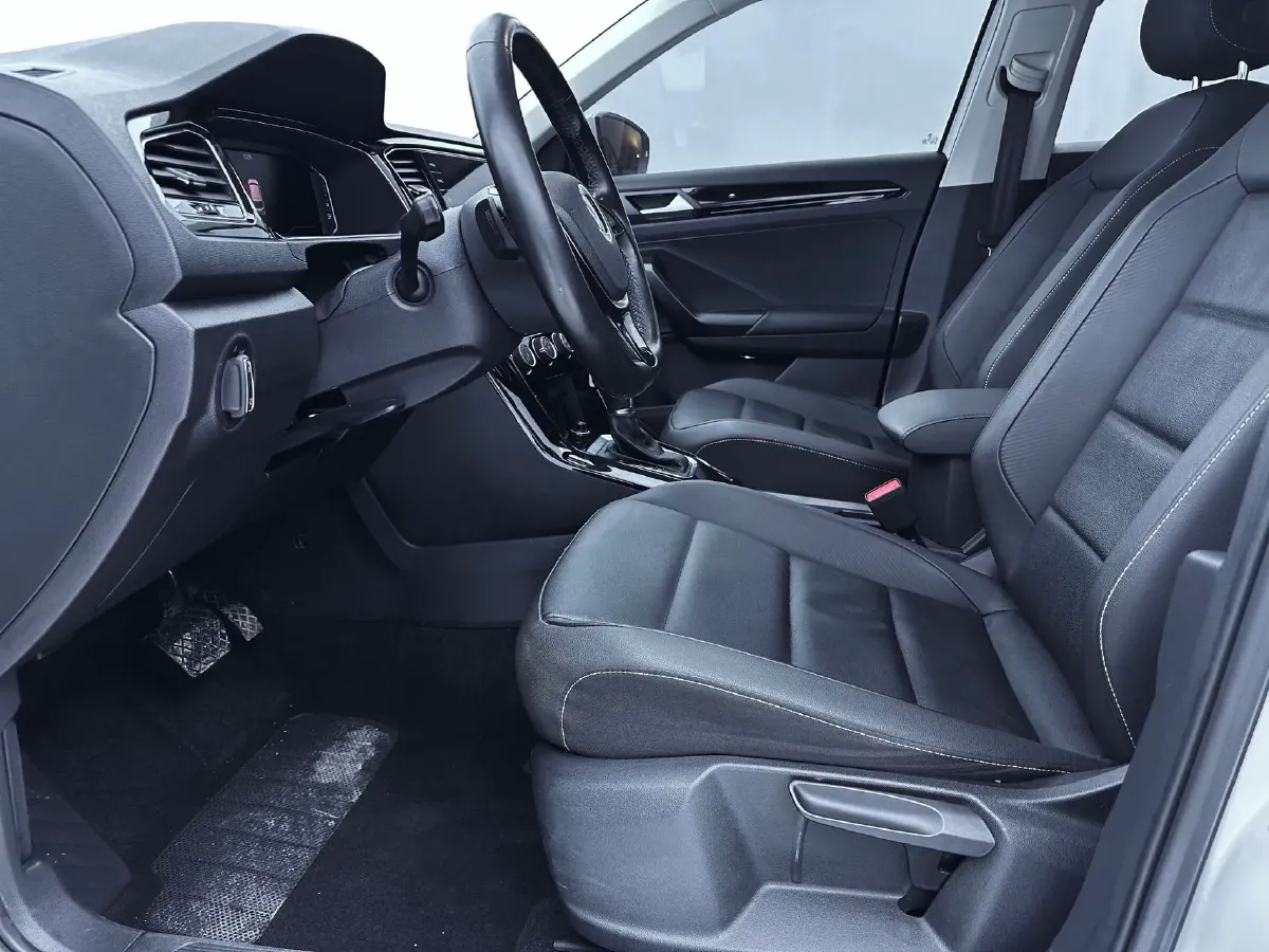 2021 Volkswagen T-Roc 1.4T 150HP L4 7DCT,autocango,china used car exporter,china ev exporter,chinese used car exporter,chinese used ev exporter