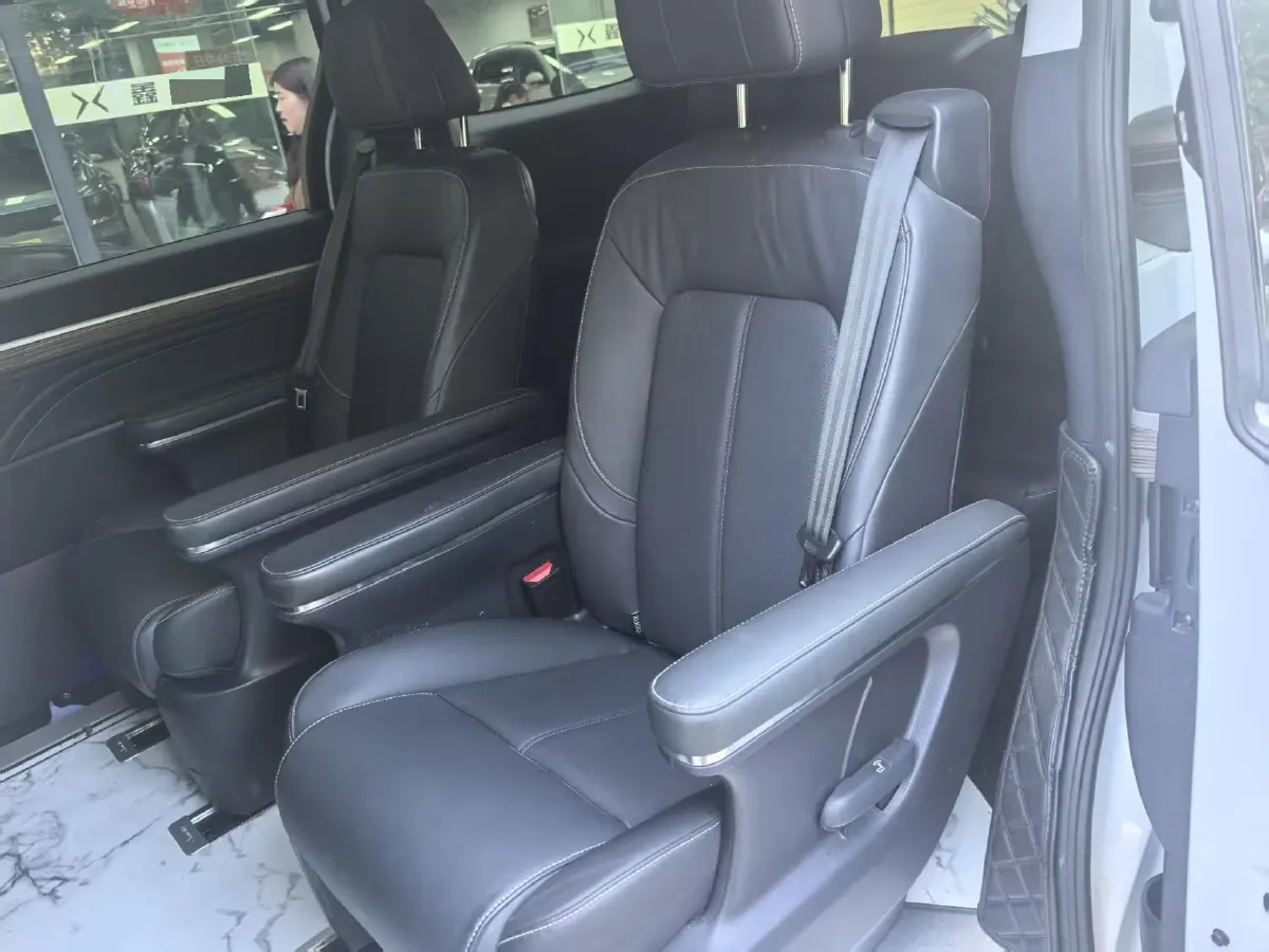 2023 GAC Trumpchi M8 2.0T 252HP L4 8AT,autocango,china used car exporter,china ev exporter,chinese used car exporter,chinese used ev exporter