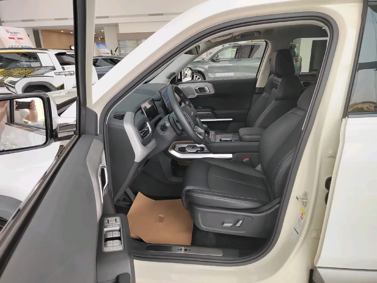 2025 FangChengBao Tai 3 BEV,autocango,china used car exporter,china ev exporter,chinese used car exporter,chinese used ev exporter