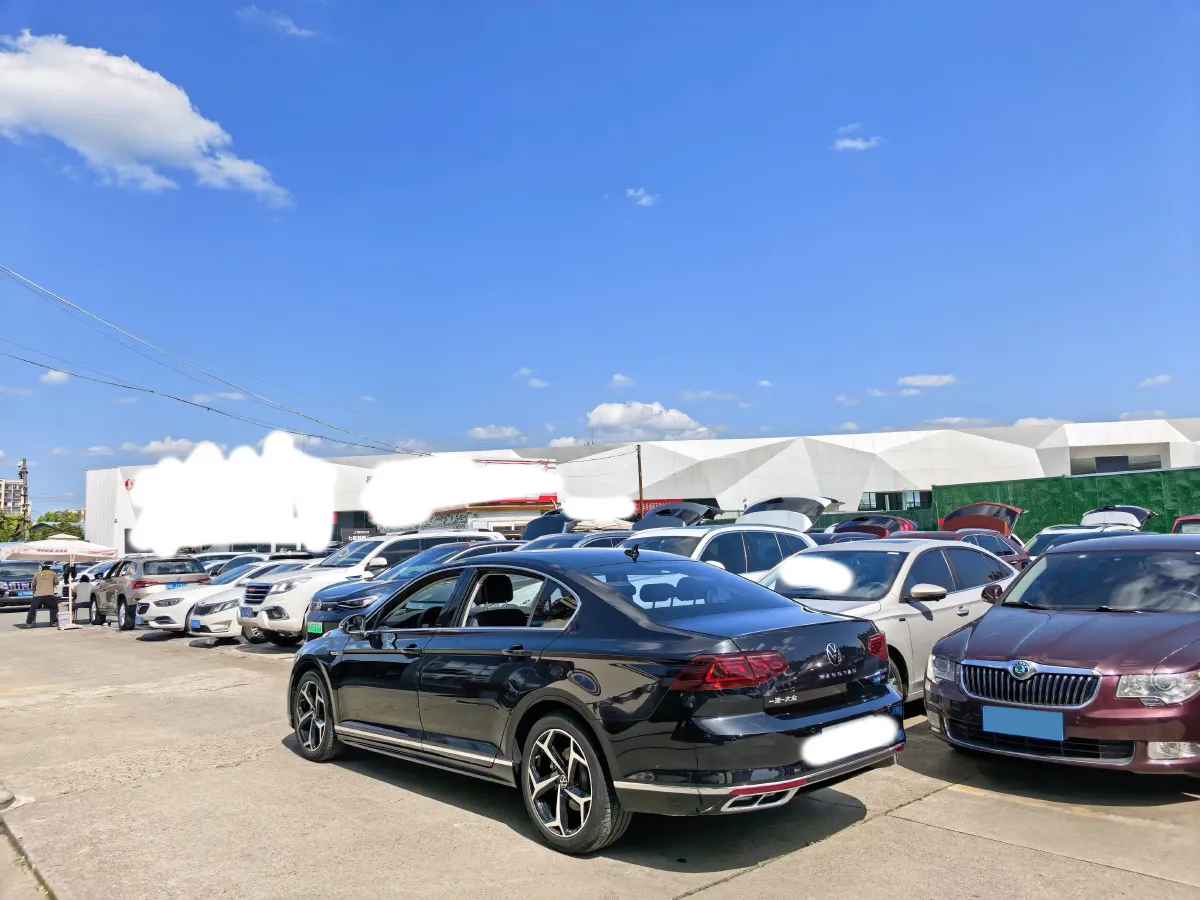 2025 Volkswagen Magotan 2.0T 186HP L4 7DCT,autocango,china used car exporter,china ev exporter,chinese used car exporter,chinese used ev exporter