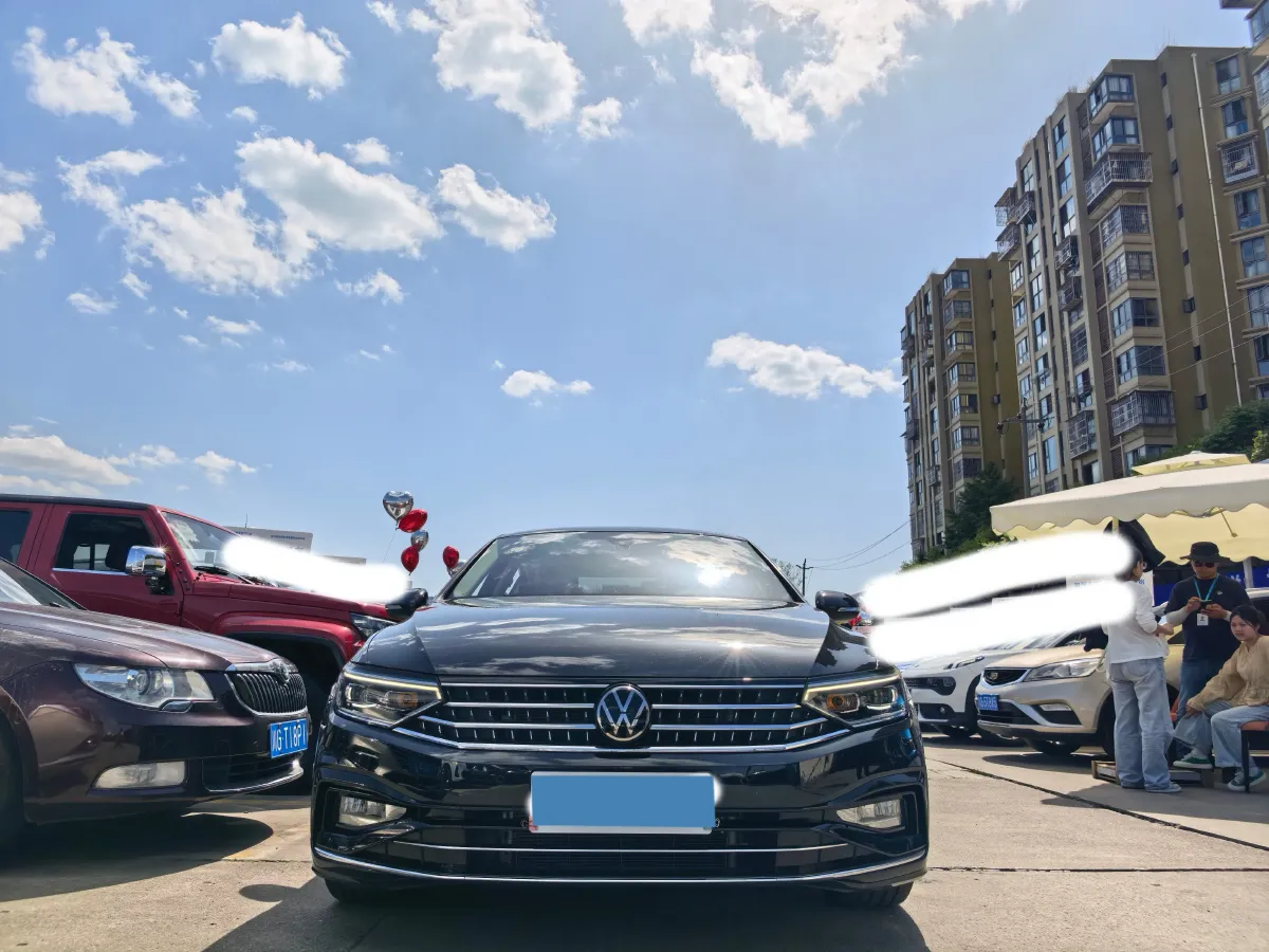 2025 Volkswagen Magotan 2.0T 186HP L4 7DCT,autocango,china used car exporter,china ev exporter,chinese used car exporter,chinese used ev exporter