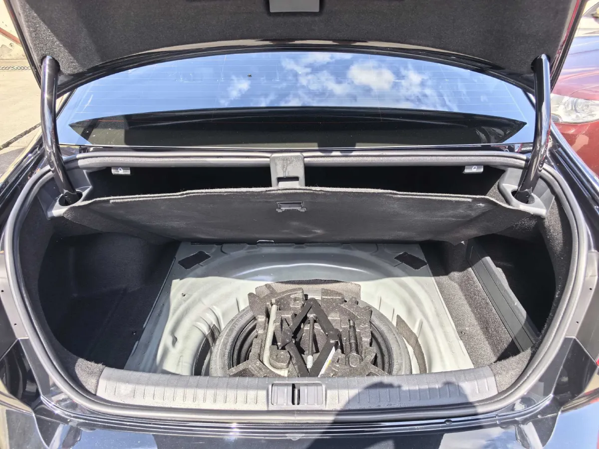 2025 Volkswagen Magotan 2.0T 186HP L4 7DCT,autocango,china used car exporter,china ev exporter,chinese used car exporter,chinese used ev exporter