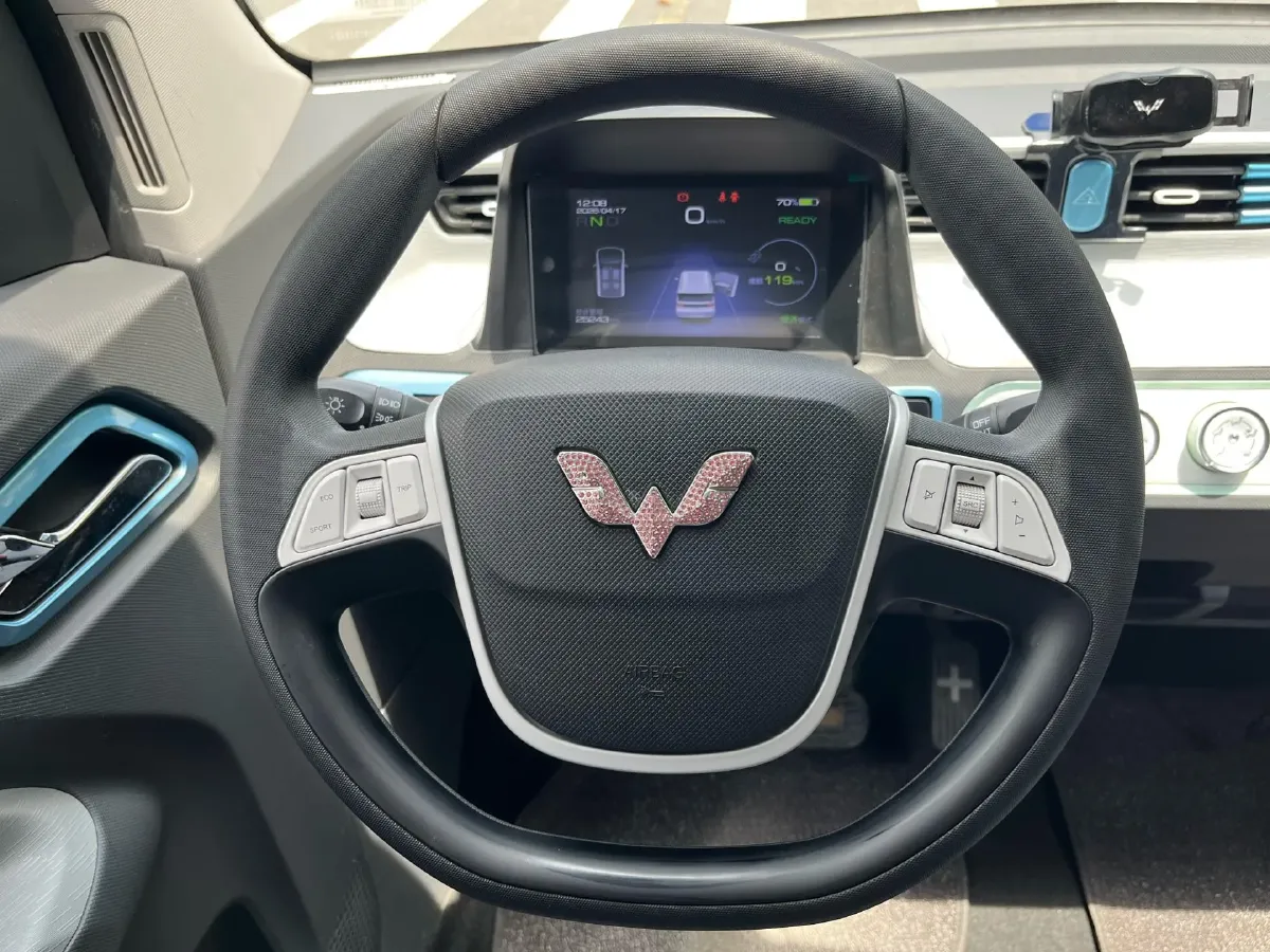 2021 WuLing HongGuang MINI EV BEV 13.9KWH,autocango,china used car exporter,china ev exporter,chinese used car exporter,chinese used ev exporter