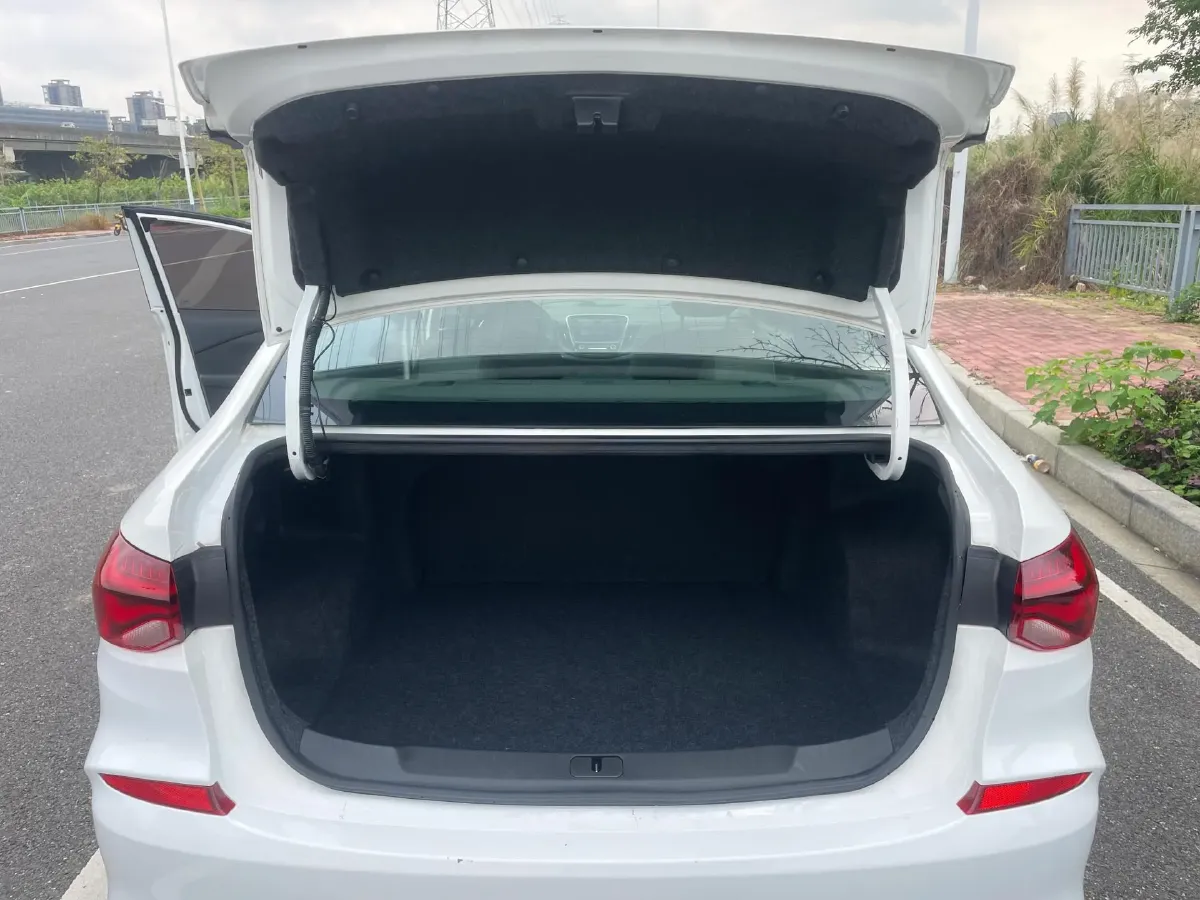 2020 Chevrolet Monza 1.0T 125HP L3 6DCT,autocango,china used car exporter,china ev exporter,chinese used car exporter,chinese used ev exporter