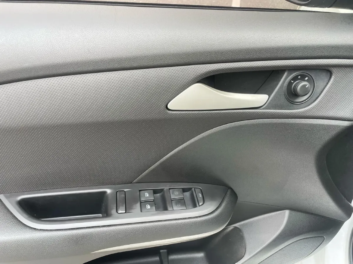 2020 Chevrolet Monza 1.0T 125HP L3 6DCT,autocango,china used car exporter,china ev exporter,chinese used car exporter,chinese used ev exporter