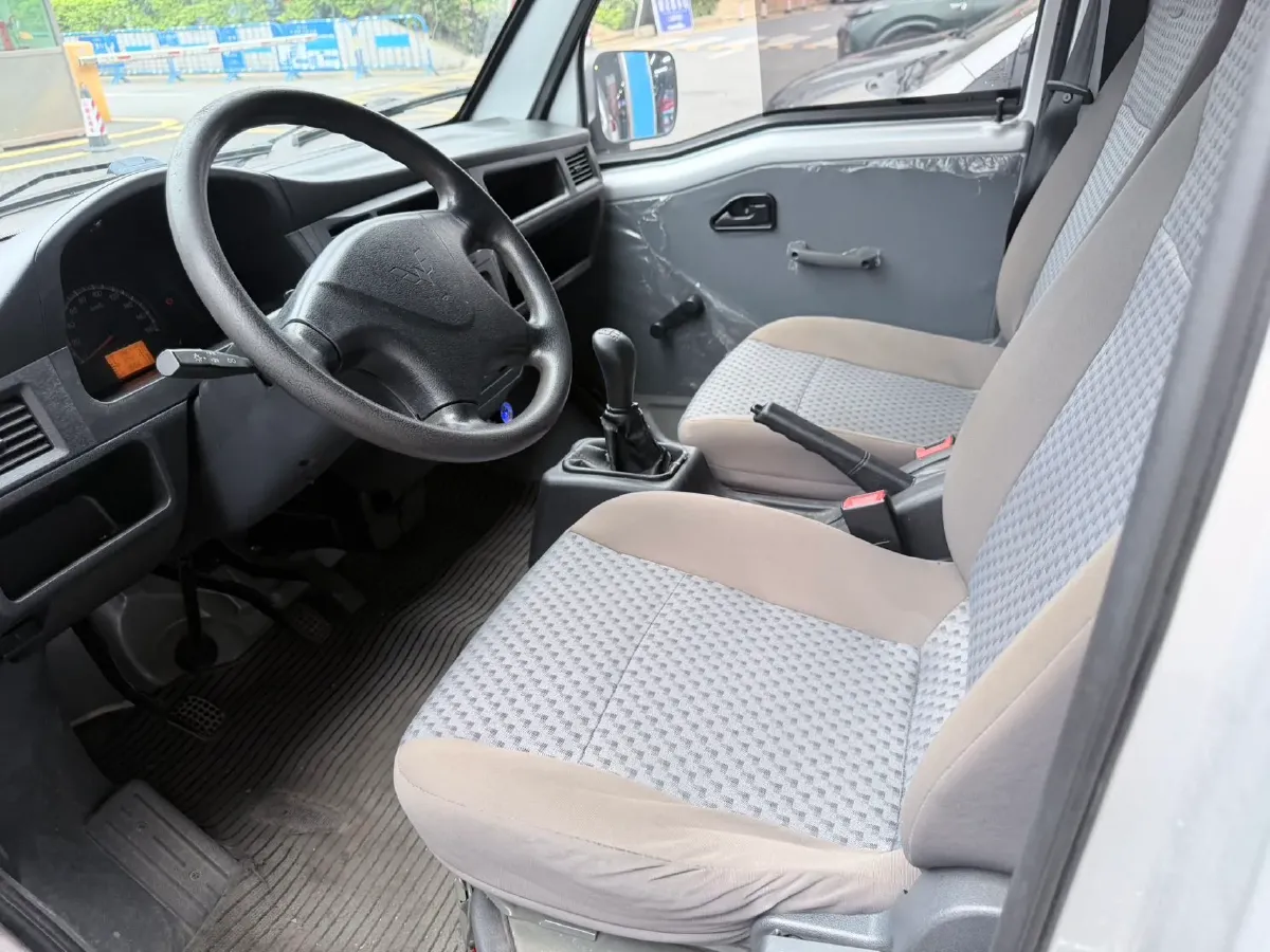 2020 WuLing ZhiGuang 1.2L 76HP L4 5MT,autocango,china used car exporter,china ev exporter,chinese used car exporter,chinese used ev exporter