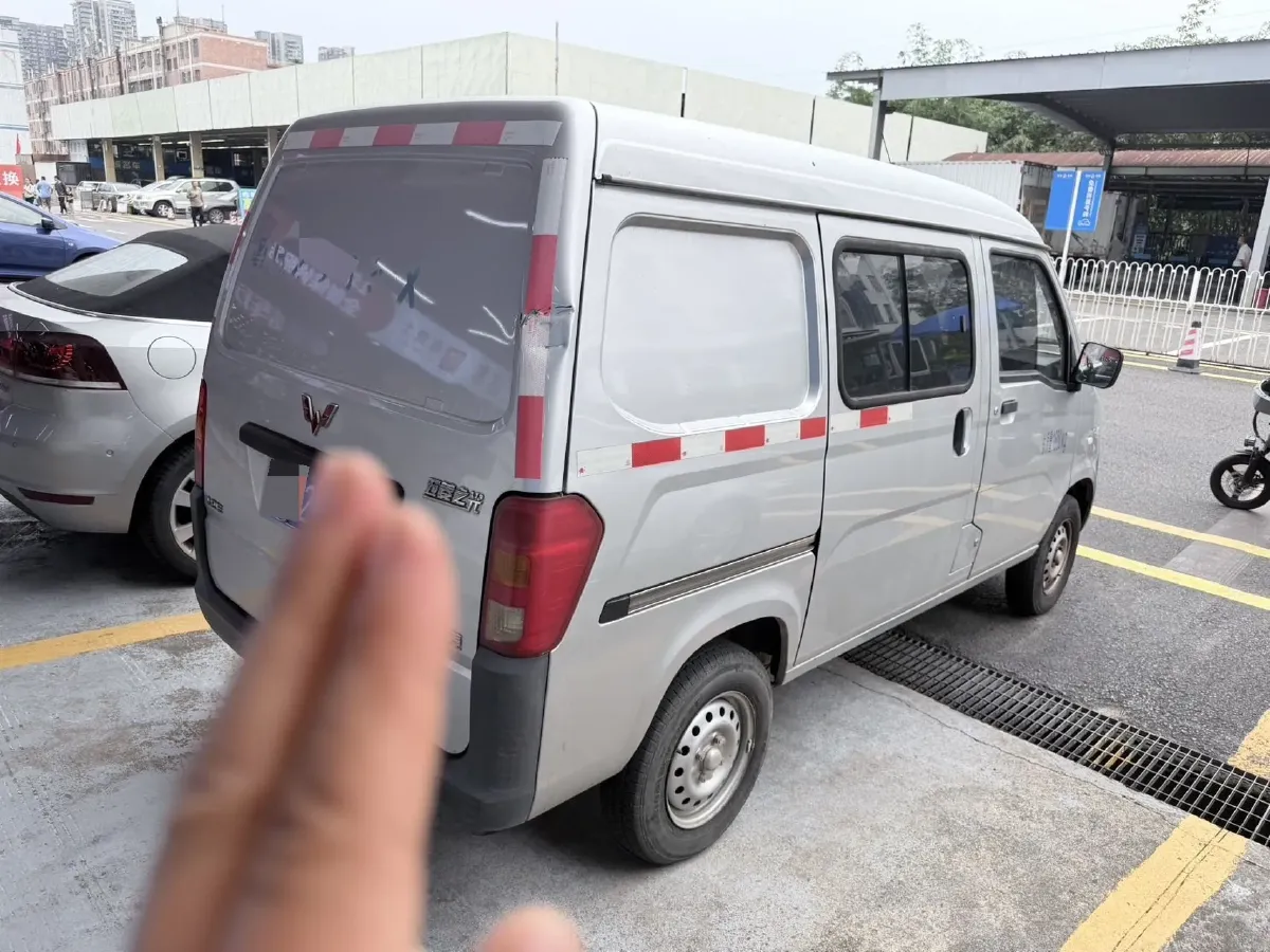 2020 WuLing ZhiGuang 1.2L 76HP L4 5MT,autocango,china used car exporter,china ev exporter,chinese used car exporter,chinese used ev exporter