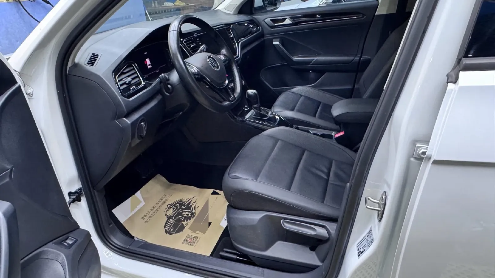 2021 Volkswagen T-Roc 1.4T 150HP L4 7DCT,autocango,china used car exporter,china ev exporter,chinese used car exporter,chinese used ev exporter