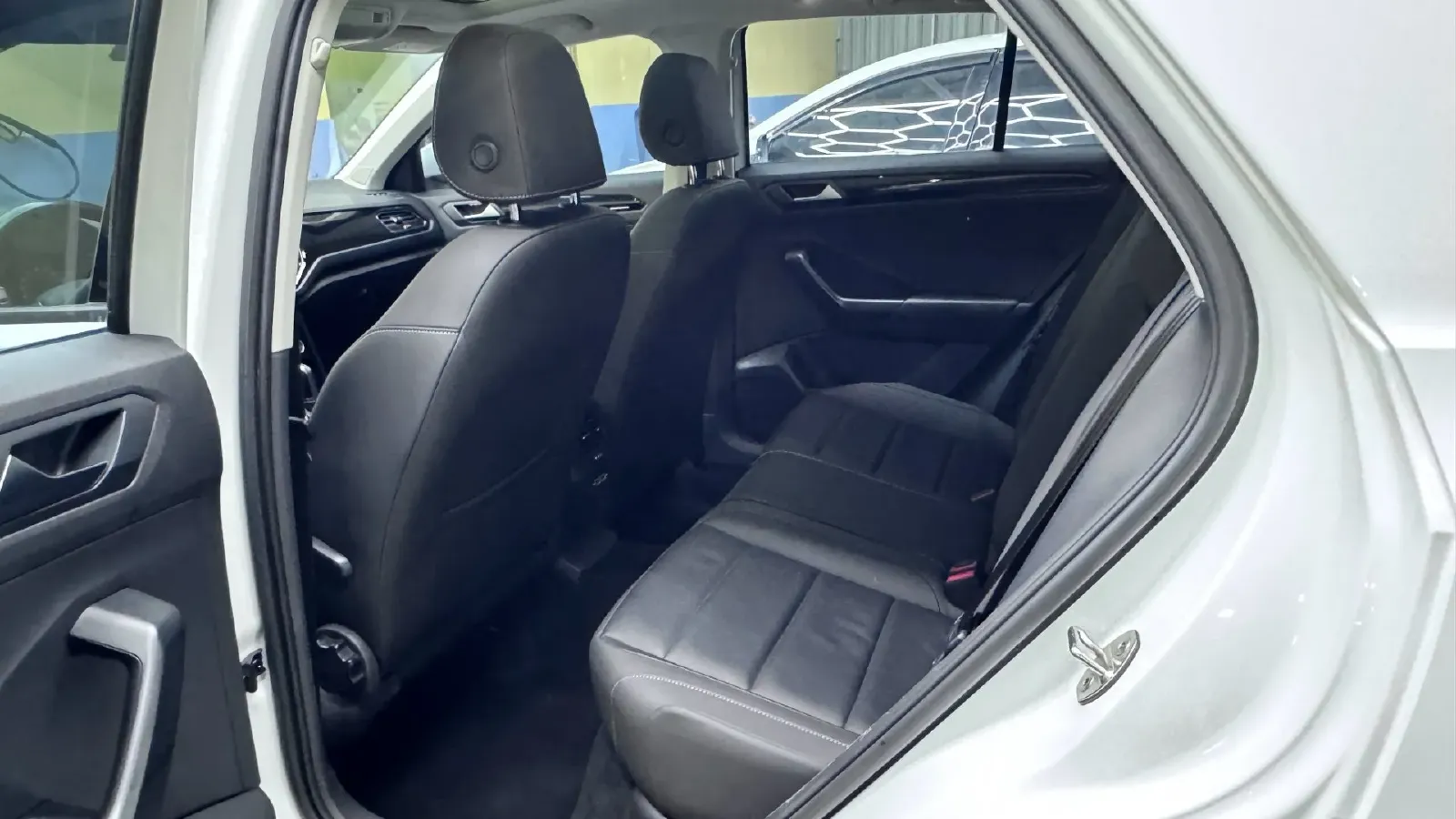 2021 Volkswagen T-Roc 1.4T 150HP L4 7DCT,autocango,china used car exporter,china ev exporter,chinese used car exporter,chinese used ev exporter