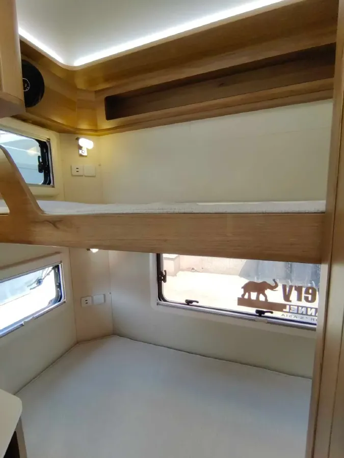 2021 MAXUS V90 RV 2.0T 148HP L4 6AT,autocango,china used car exporter,china ev exporter,chinese used car exporter,chinese used ev exporter