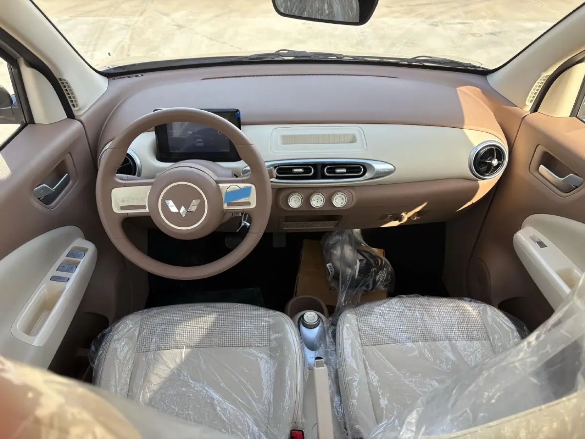 2026 WuLing XingGuangL 1.5L 106HP L4 E-CVT PHEV,autocango,china used car exporter,china ev exporter,chinese used car exporter,chinese used ev exporter