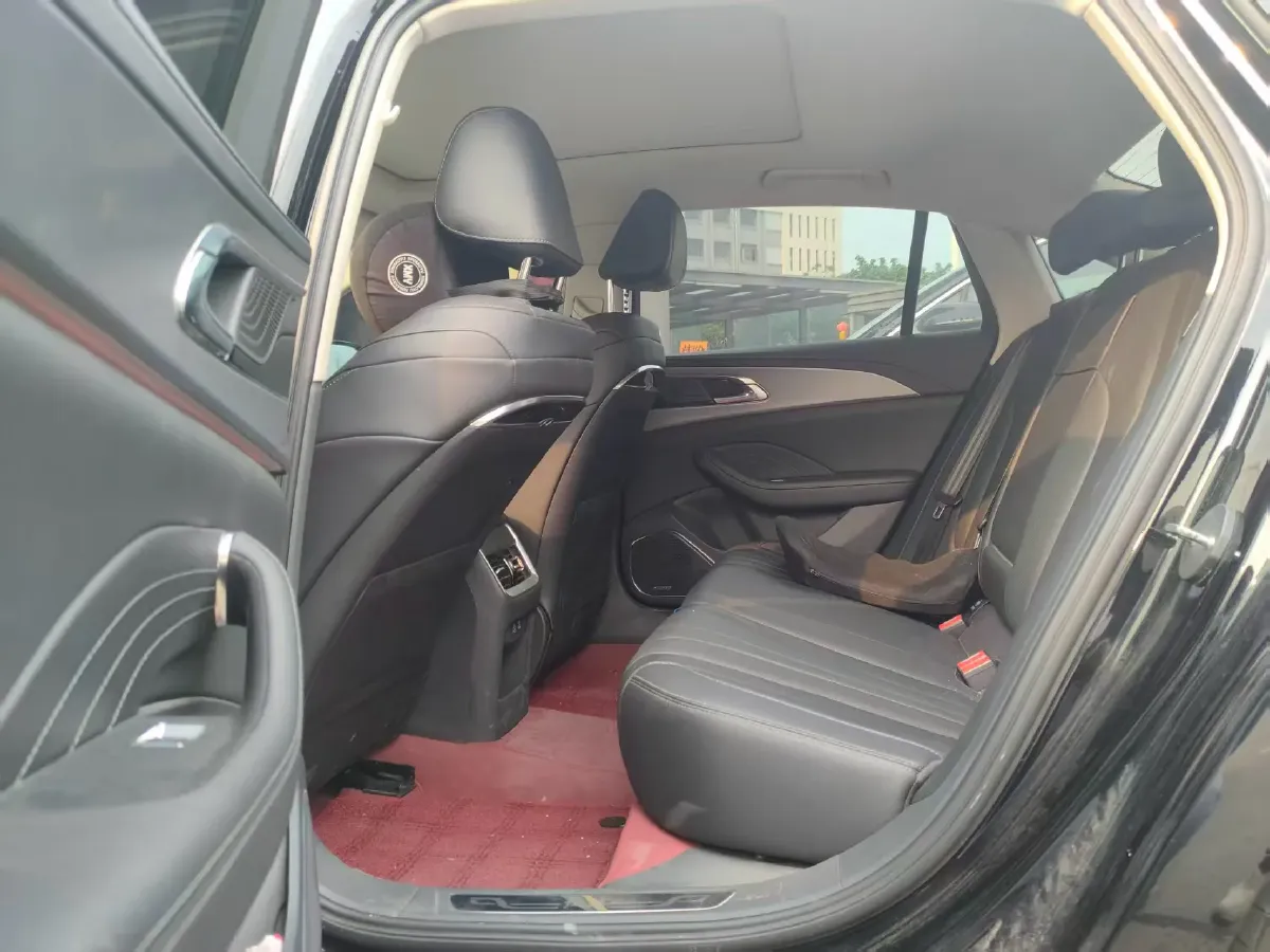 2023 HongQi H5 2.0T 224HP L4 8AT,autocango,china used car exporter,china ev exporter,chinese used car exporter,chinese used ev exporter