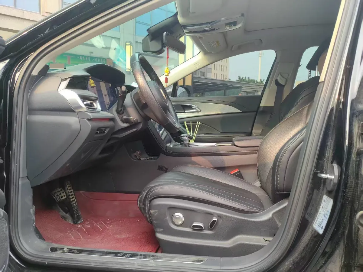 2023 HongQi H5 2.0T 224HP L4 8AT,autocango,china used car exporter,china ev exporter,chinese used car exporter,chinese used ev exporter