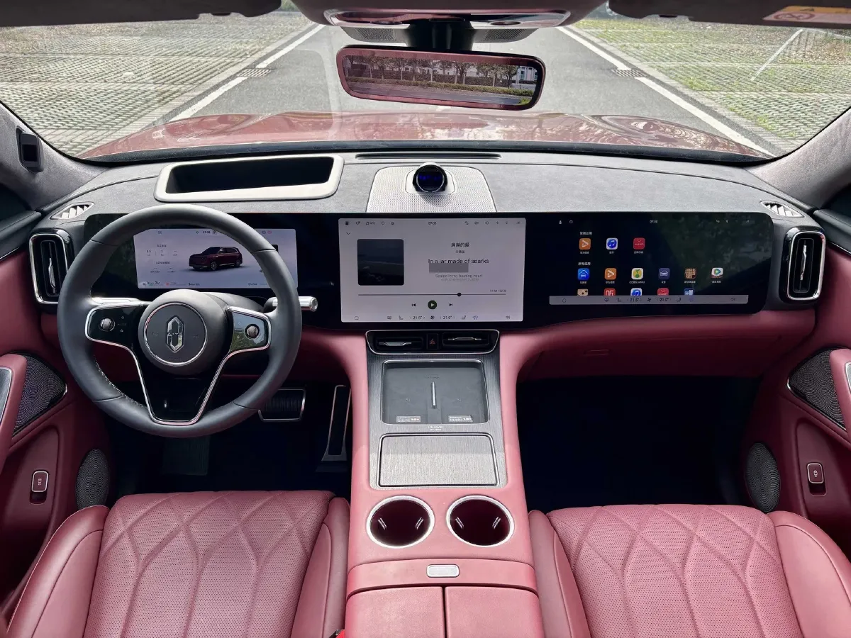 2025 AITO AITO M8 REEV 160HP REEV 53.4KWH,autocango,china used car exporter,china ev exporter,chinese used car exporter,chinese used ev exporter