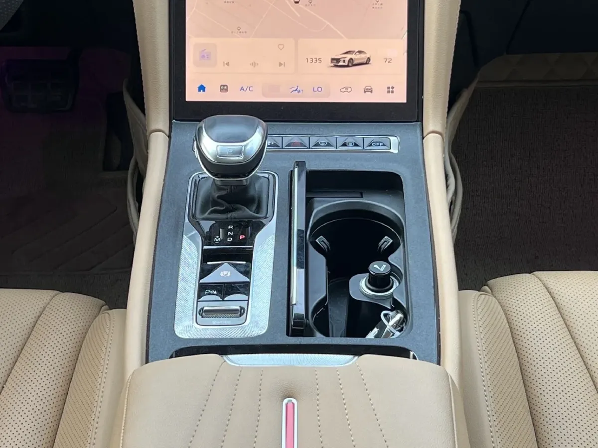 2023 HongQi H5 2.0T 224HP L4 8AT,autocango,china used car exporter,china ev exporter,chinese used car exporter,chinese used ev exporter