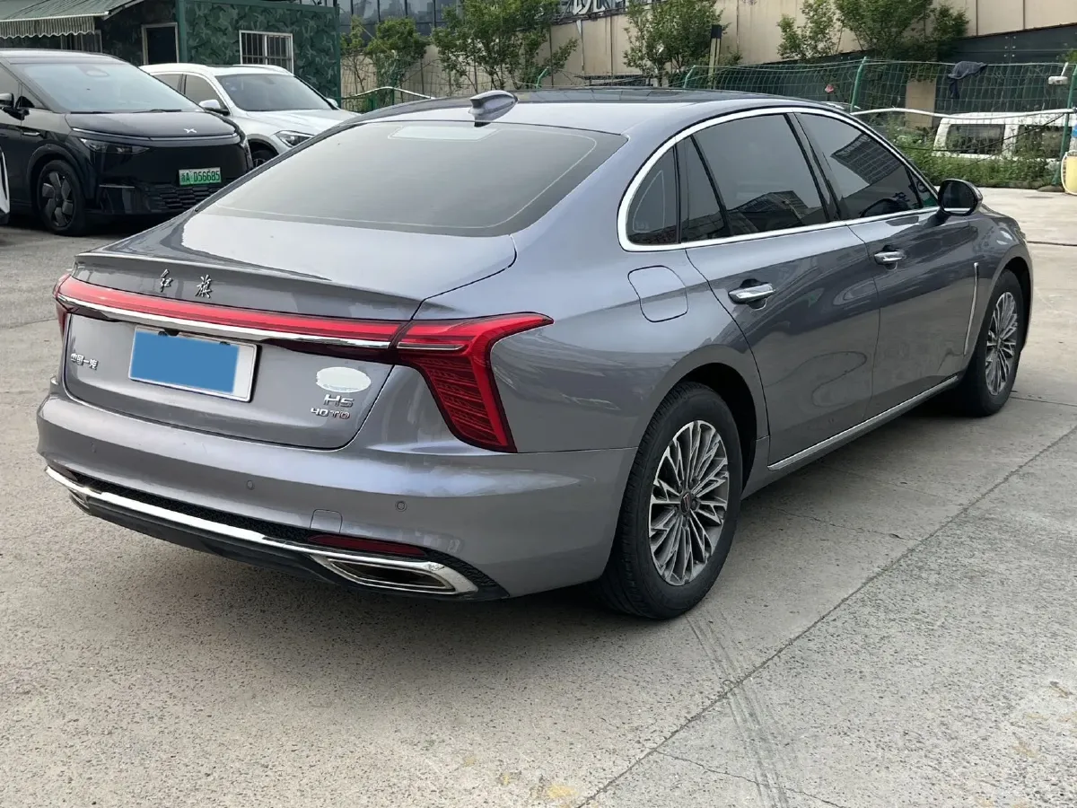 2023 HongQi H5 2.0T 224HP L4 8AT,autocango,china used car exporter,china ev exporter,chinese used car exporter,chinese used ev exporter