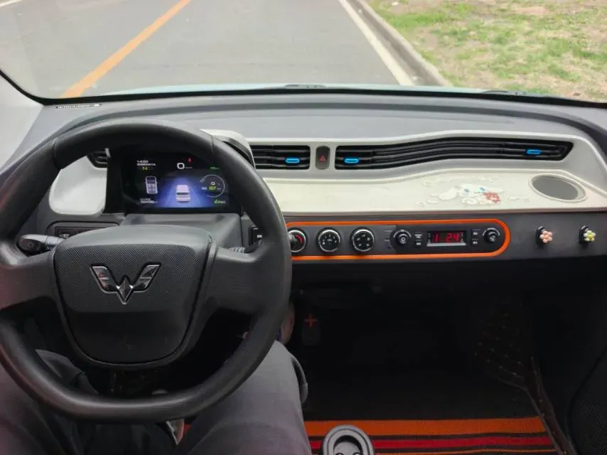 2020 WuLing HongGuang MINI EV BEV 9.3KWH,autocango,china used car exporter,china ev exporter,chinese used car exporter,chinese used ev exporter