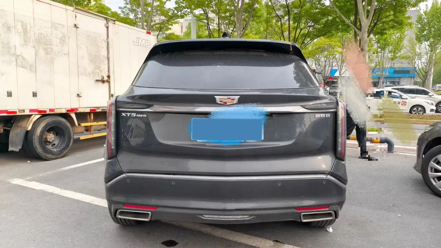 2025 Cadillac XT5 2.0T 237HP L4 9AT,autocango,china used car exporter,china ev exporter,chinese used car exporter,chinese used ev exporter