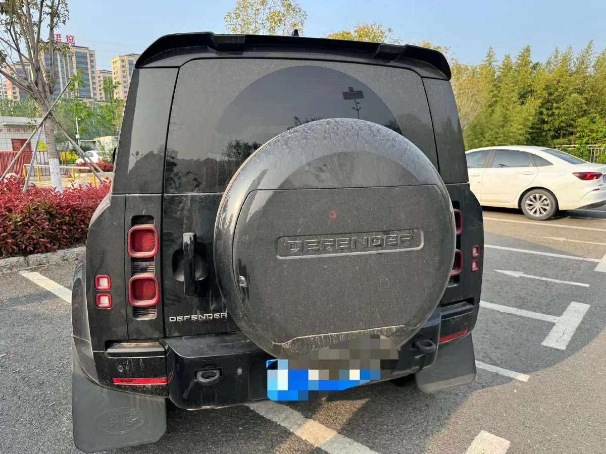 2025 Land Rover Defender 3.0T 400HP L6 8AT,autocango,china used car exporter,china ev exporter,chinese used car exporter,chinese used ev exporter