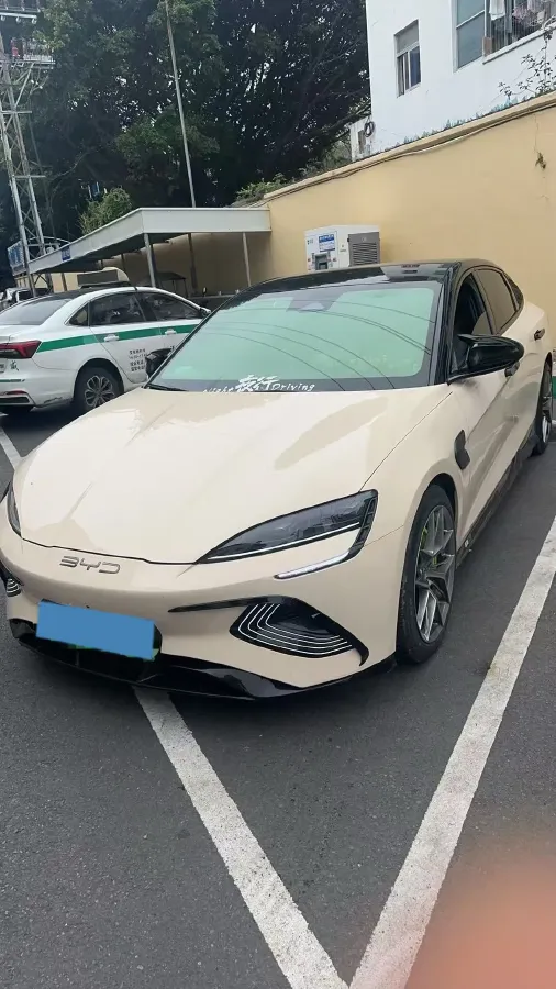 2022 AITO AITO M5 Range Extended 125HP REEV 40KWH,autocango,china used car exporter,china ev exporter,chinese used car exporter,chinese used ev exporter