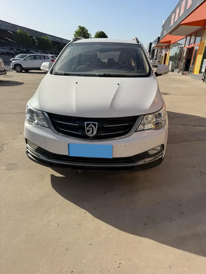 2017 BaoJun 730 1.5T 150HP L4 6MT,autocango,china used car exporter,china ev exporter,chinese used car exporter,chinese used ev exporter