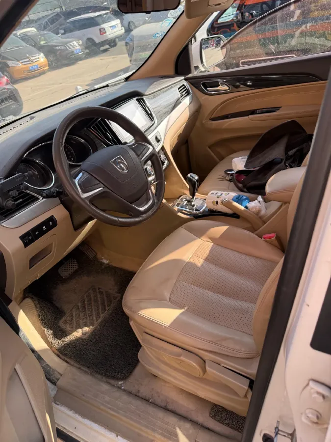 2017 BaoJun 730 1.5T 150HP L4 6MT,autocango,china used car exporter,china ev exporter,chinese used car exporter,chinese used ev exporter