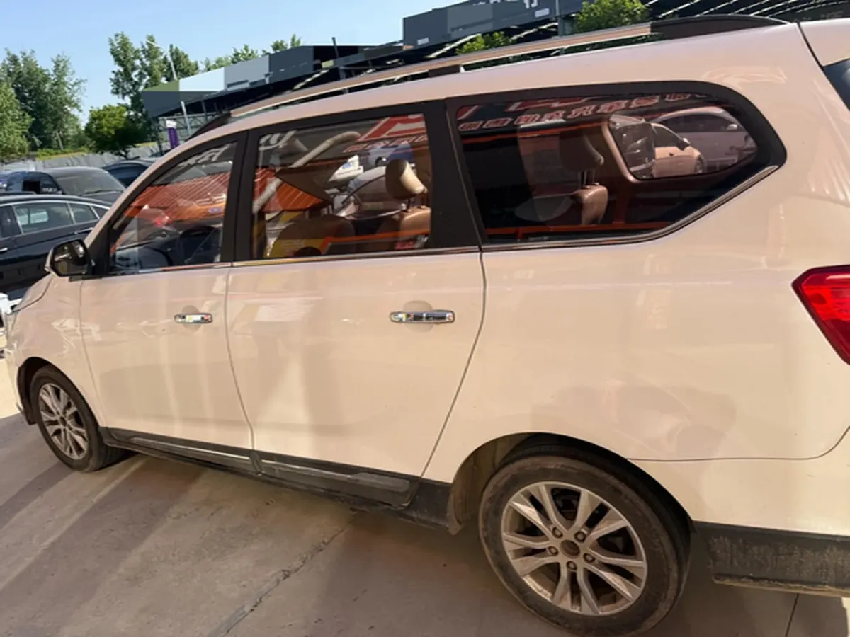 2017 BaoJun 730 1.5T 150HP L4 6MT,autocango,china used car exporter,china ev exporter,chinese used car exporter,chinese used ev exporter