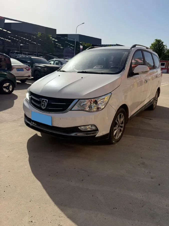 2017 BaoJun 730 1.5T 150HP L4 6MT,autocango,china used car exporter,china ev exporter,chinese used car exporter,chinese used ev exporter