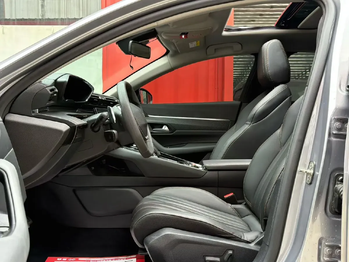 2022 Peugeot 508 1.6T 170HP L4 6AT,autocango,china used car exporter,china ev exporter,chinese used car exporter,chinese used ev exporter